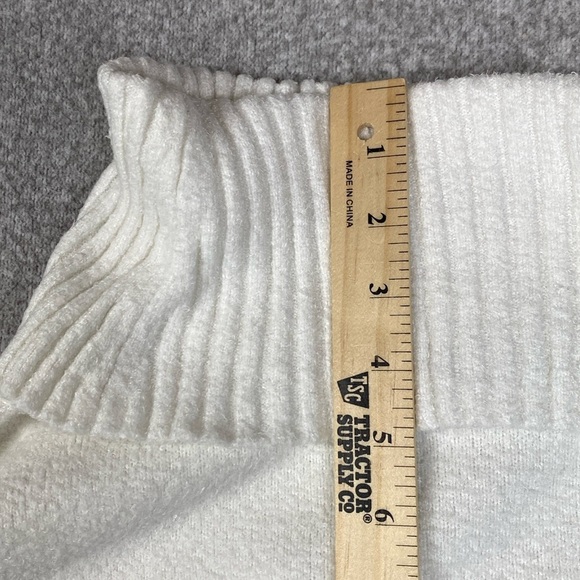 Rachel Zoe turtleneck cream sweater super soft Medium minimalist chic city - Picture 7 of 9